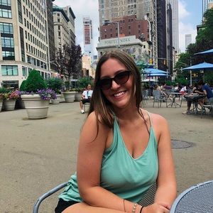 Meet your Posher, Julia